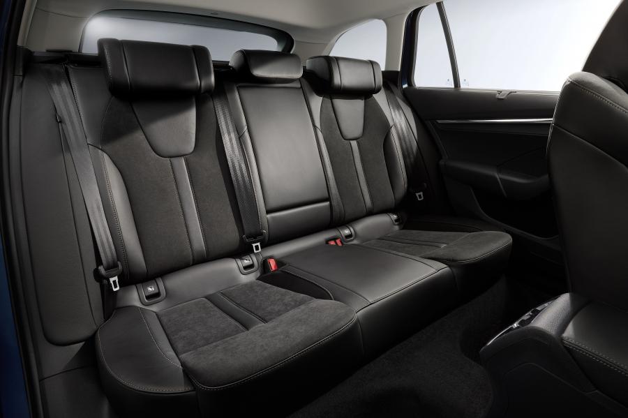Интерьер Skoda Octavia Scout 2020 года  (WW) (фото 13 из 26)